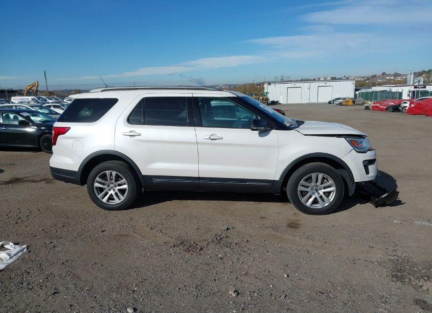 Photo 13 of 2018 Ford Explorer XLT (VIN 1FM5K8D83JGB83784)
