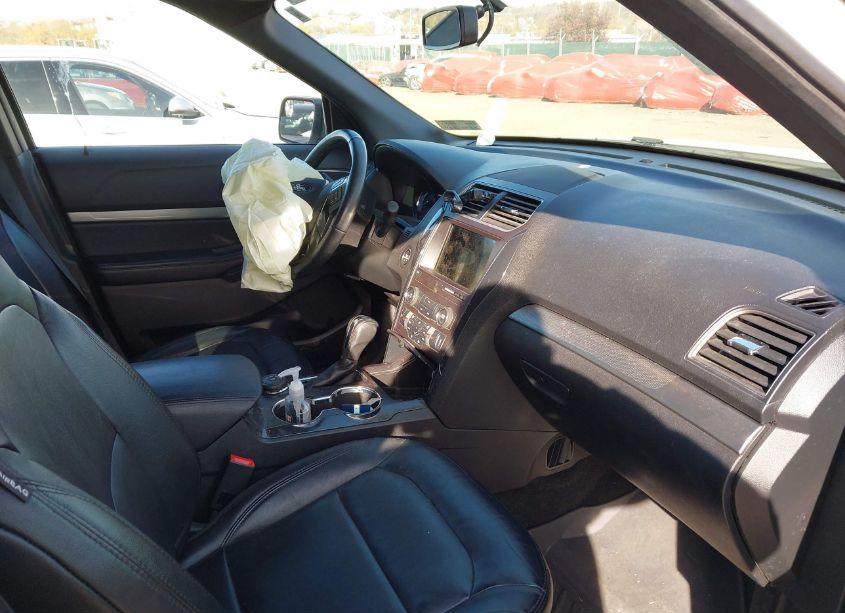 Photo 5 of 2018 Ford Explorer XLT (VIN 1FM5K8D83JGB83784)