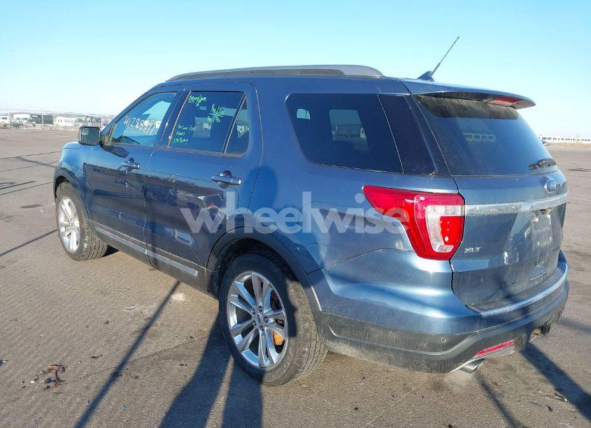 Photo 3 of 2018 Ford Explorer XLT (VIN 1FM5K8D83JGC71699)