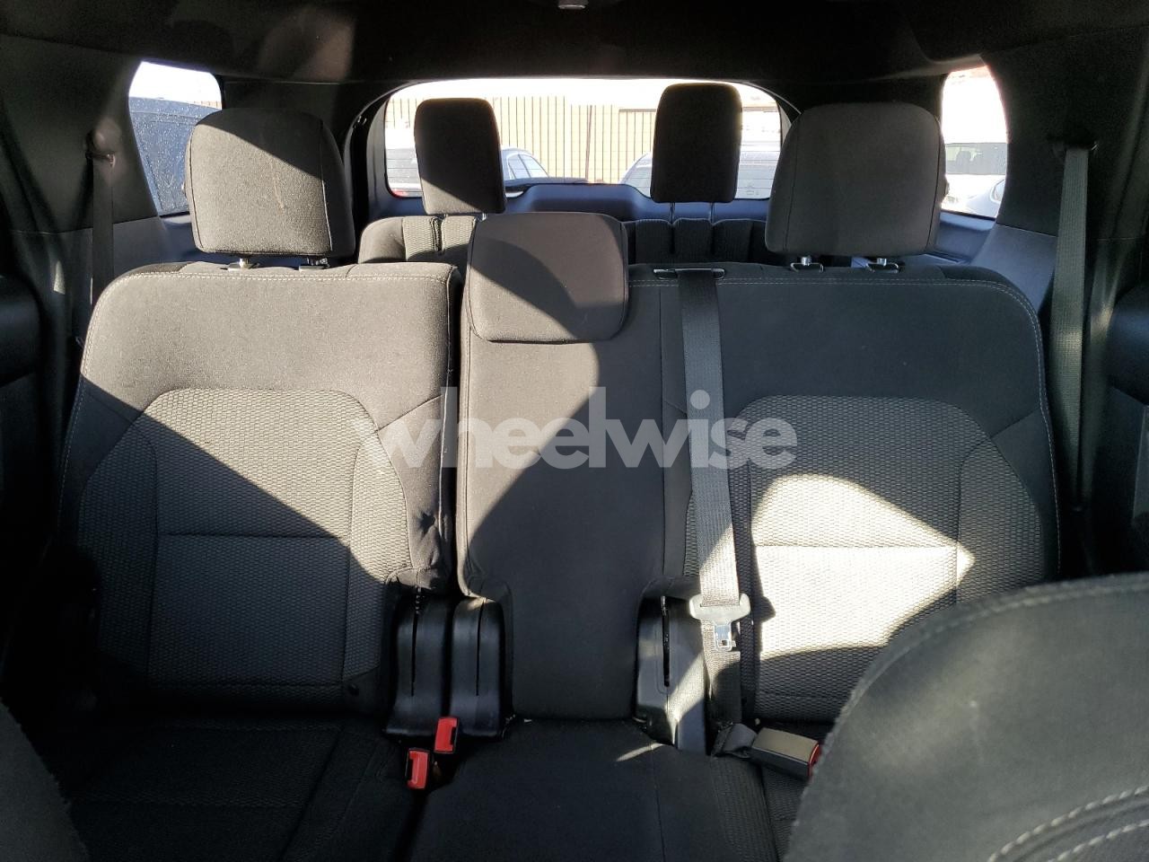 Photo 10 of 2019 FORD EXPLORER XLT (VIN 1FM5K8D83KGA26161)