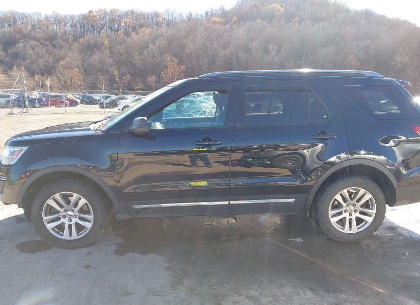 Photo 14 of 2019 Ford Explorer XLT (VIN 1FM5K8D83KGA27312)