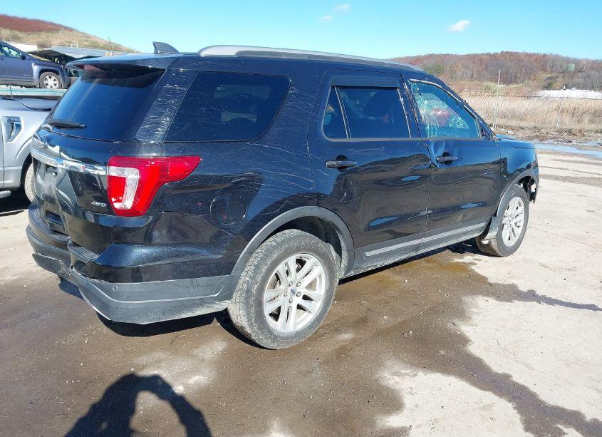 Photo 4 of 2019 Ford Explorer XLT (VIN 1FM5K8D83KGA27312)