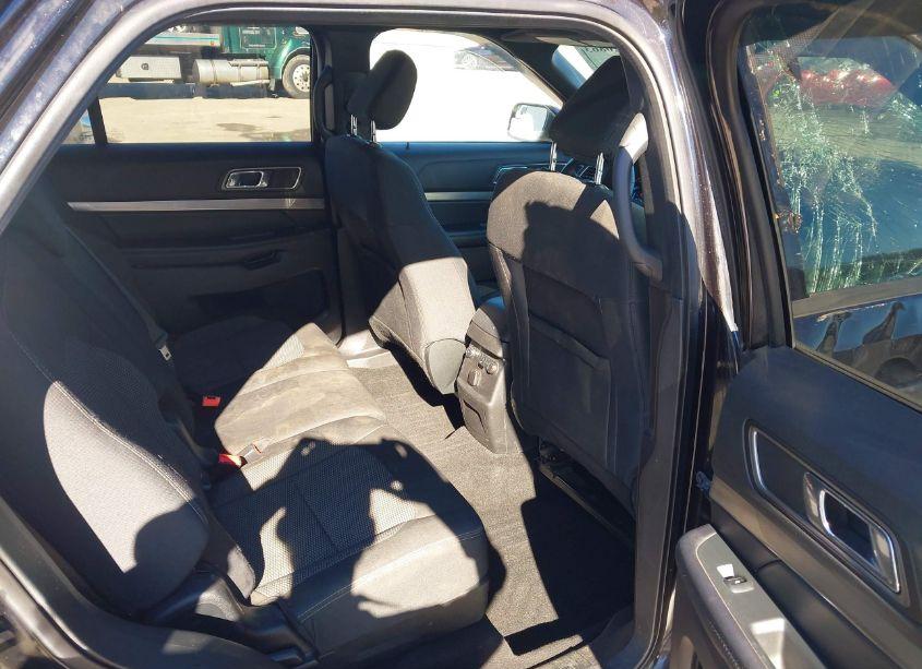 Photo 8 of 2019 Ford Explorer XLT (VIN 1FM5K8D83KGA27312)