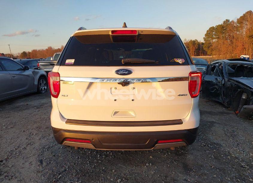 Photo 16 of 2019 Ford Explorer XLT (VIN 1FM5K8D83KGB00744)