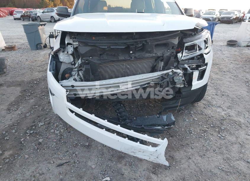 Photo 6 of 2019 Ford Explorer XLT (VIN 1FM5K8D83KGB00744)