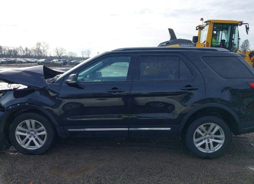 Photo 15 of 2019 Ford Explorer XLT (VIN 1FM5K8D83KGB32917)
