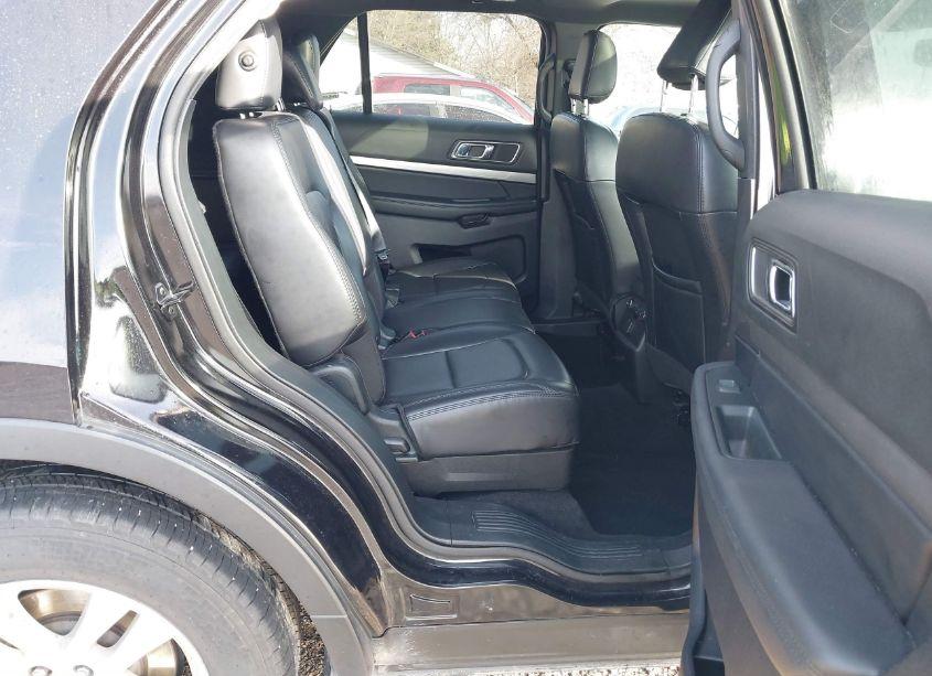 Photo 8 of 2019 Ford Explorer XLT (VIN 1FM5K8D83KGB32917)