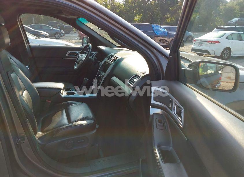 Photo 5 of 2013 Ford Explorer XLT (VIN 1FM5K8D84DGA16841)