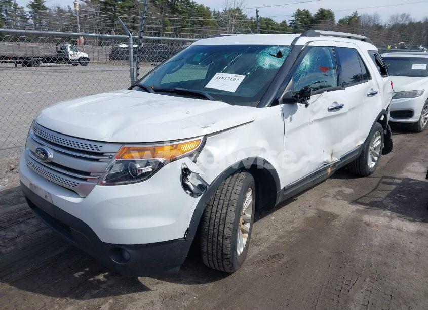 Photo 2 of 2013 Ford Explorer XLT (VIN 1FM5K8D84DGA27225)