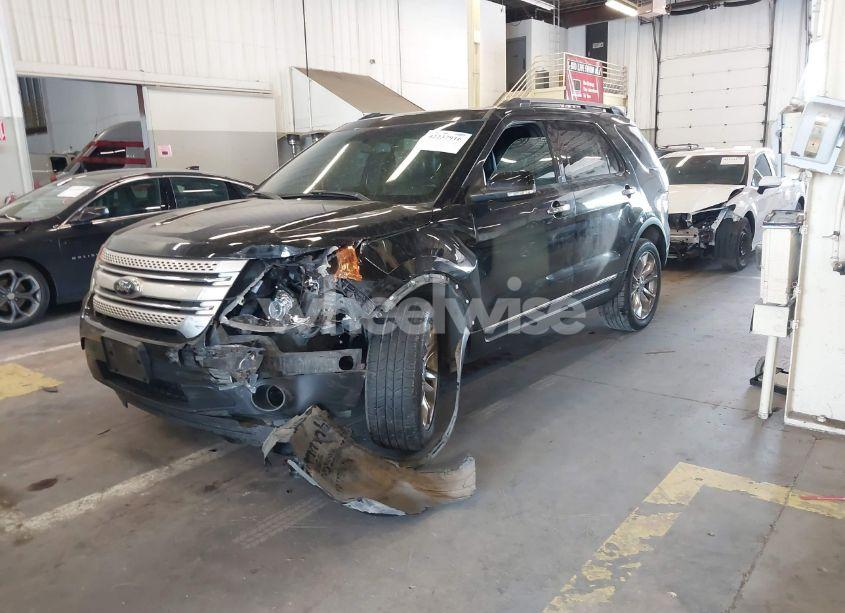 Photo 2 of 2013 Ford Explorer XLT (VIN 1FM5K8D84DGC56732)