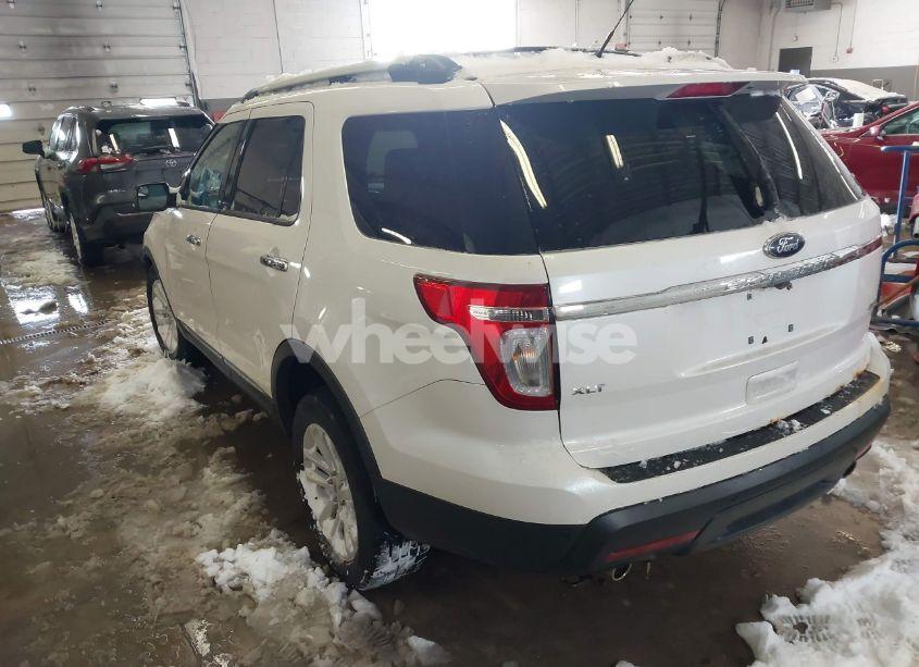Photo 3 of 2014 Ford Explorer XLT (VIN 1FM5K8D84EGC18998)