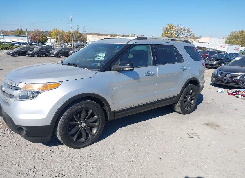 Photo 2 of 2015 Ford Explorer XLT (VIN 1FM5K8D84FGA91395)