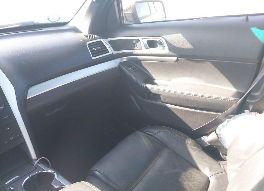 Photo 5 of 2015 Ford Explorer XLT (VIN 1FM5K8D84FGA91395)