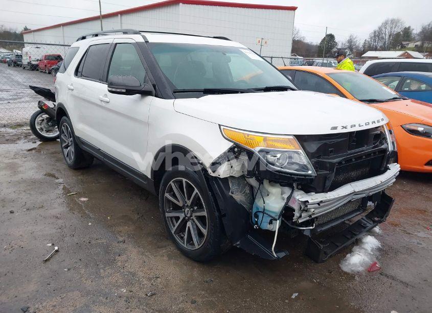 2015 Ford Explorer XLT (VIN 1FM5K8D84FGB45570) main photo