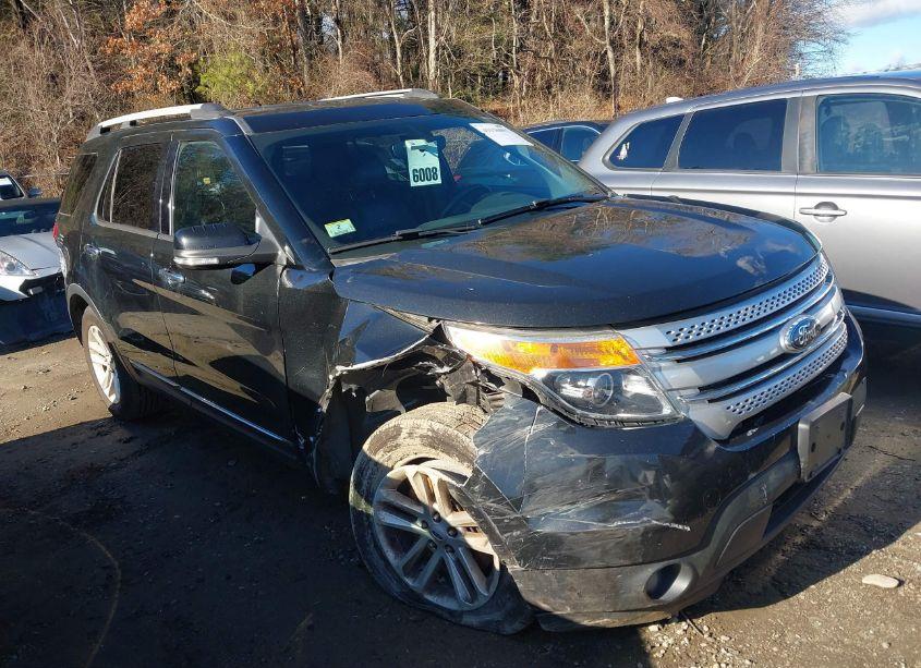 2015 Ford Explorer XLT (VIN 1FM5K8D84FGC46611) main photo