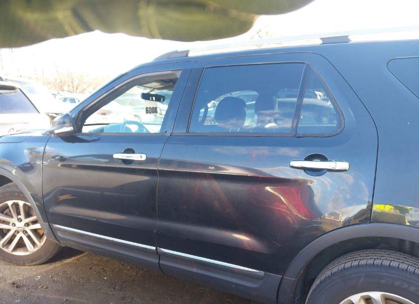 Photo 14 of 2015 Ford Explorer XLT (VIN 1FM5K8D84FGC46611)