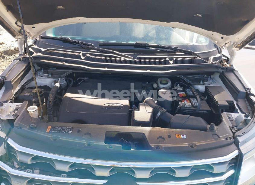 Photo 10 of 2016 Ford Explorer XLT (VIN 1FM5K8D84GGB78845)