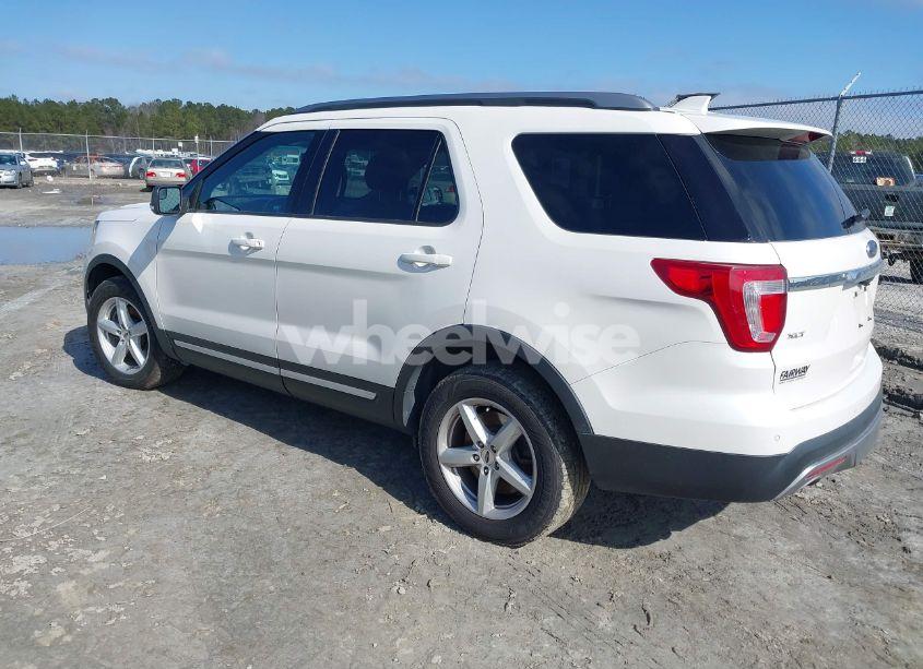 Photo 3 of 2016 Ford Explorer XLT (VIN 1FM5K8D84GGB78845)