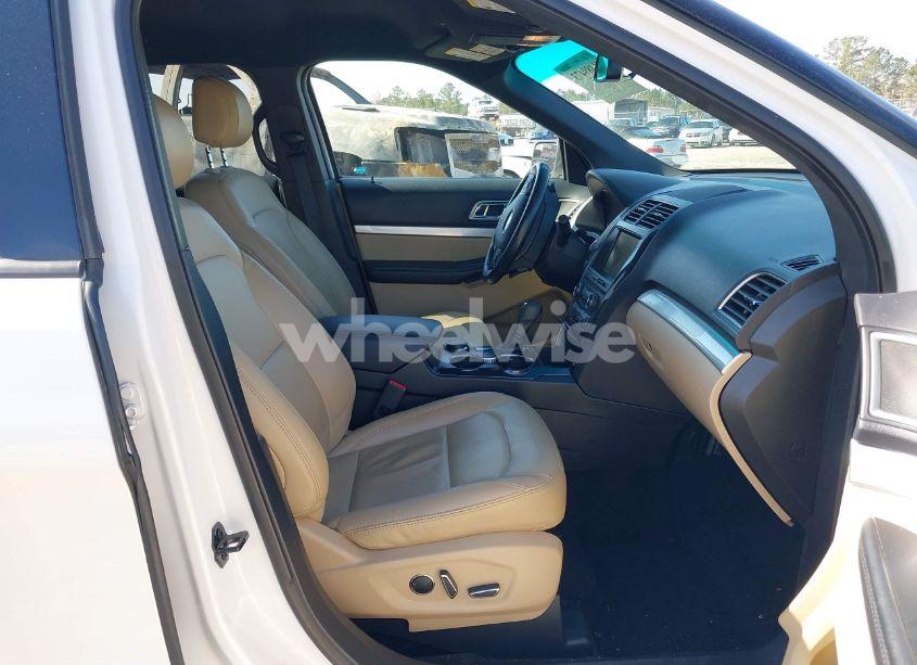 Photo 5 of 2016 Ford Explorer XLT (VIN 1FM5K8D84GGB78845)