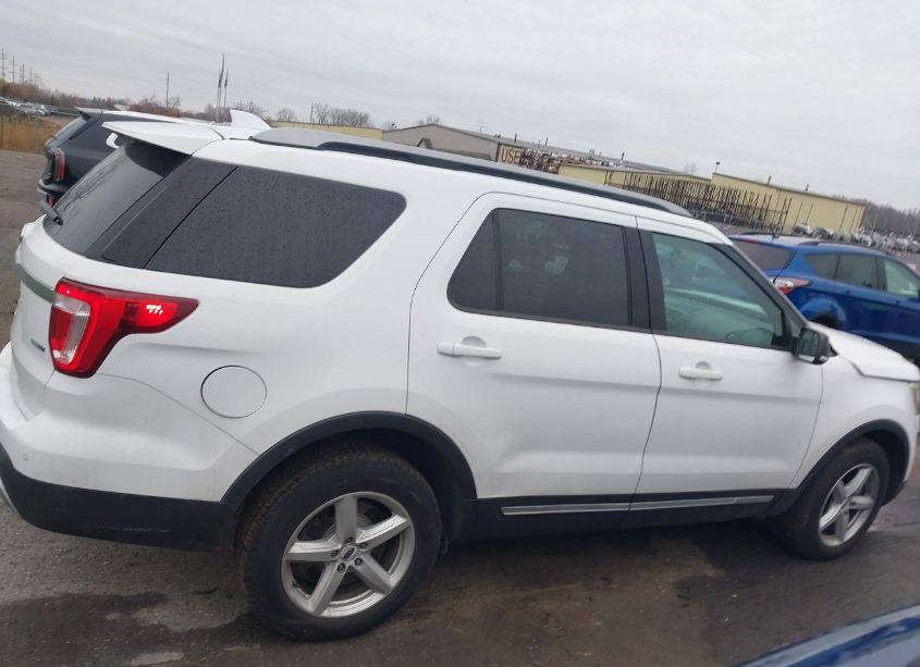 Photo 13 of 2016 Ford Explorer XLT (VIN 1FM5K8D84GGD17551)