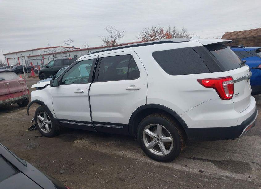 Photo 14 of 2016 Ford Explorer XLT (VIN 1FM5K8D84GGD17551)