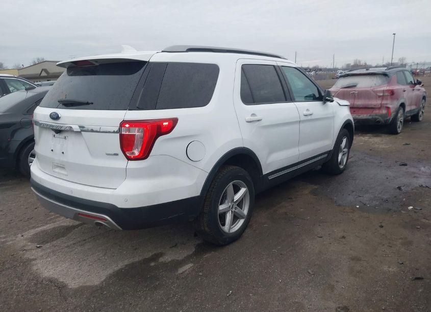 Photo 4 of 2016 Ford Explorer XLT (VIN 1FM5K8D84GGD17551)