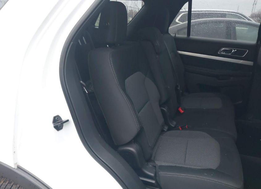 Photo 8 of 2016 Ford Explorer XLT (VIN 1FM5K8D84GGD17551)