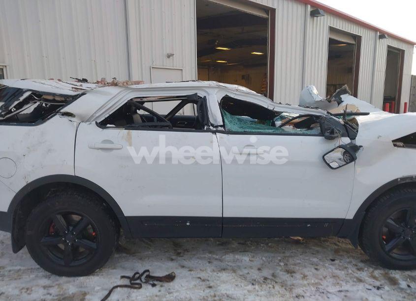 Photo 12 of 2017 Ford Explorer XLT (VIN 1FM5K8D84HGA25190)