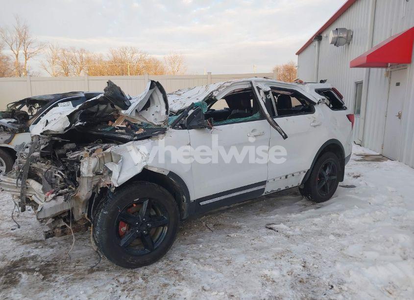 Photo 2 of 2017 Ford Explorer XLT (VIN 1FM5K8D84HGA25190)