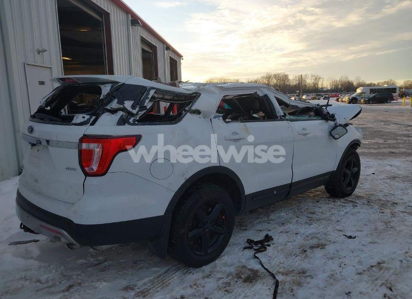 Photo 4 of 2017 Ford Explorer XLT (VIN 1FM5K8D84HGA25190)