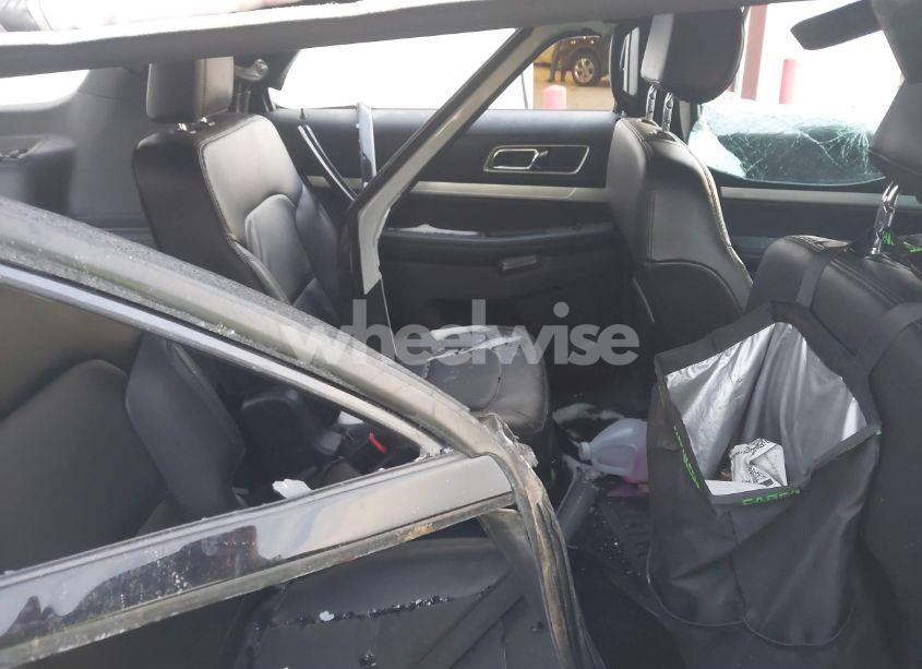 Photo 8 of 2017 Ford Explorer XLT (VIN 1FM5K8D84HGA25190)