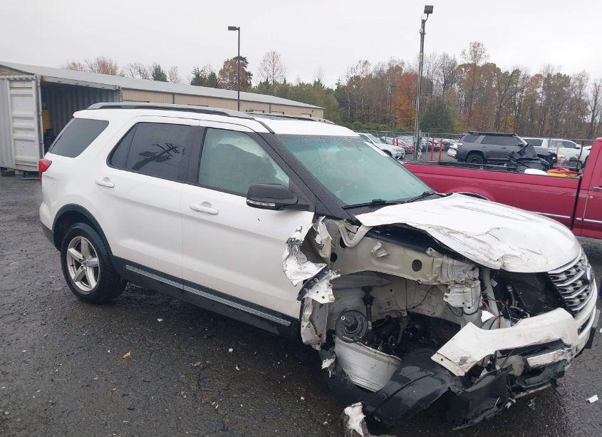 2017 Ford Explorer XLT (VIN 1FM5K8D84HGA39865) main photo