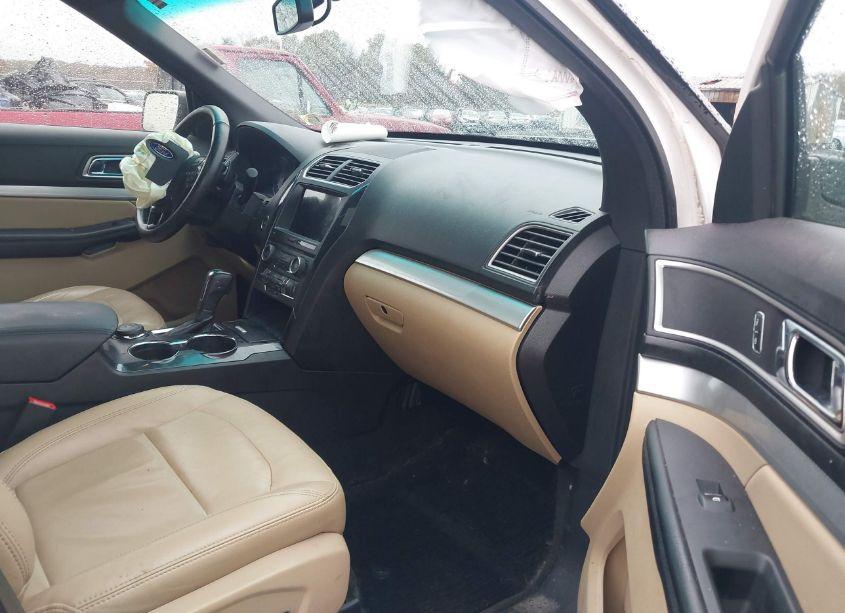 Photo 5 of 2017 Ford Explorer XLT (VIN 1FM5K8D84HGA39865)
