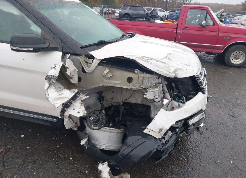 Photo 6 of 2017 Ford Explorer XLT (VIN 1FM5K8D84HGA39865)