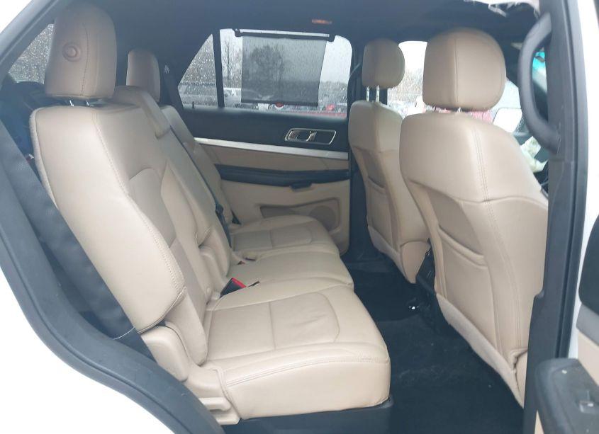 Photo 8 of 2017 Ford Explorer XLT (VIN 1FM5K8D84HGA39865)