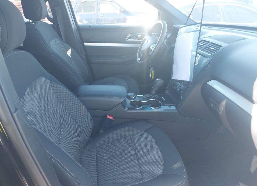 Photo 5 of 2017 Ford Explorer XLT (VIN 1FM5K8D84HGA67228)