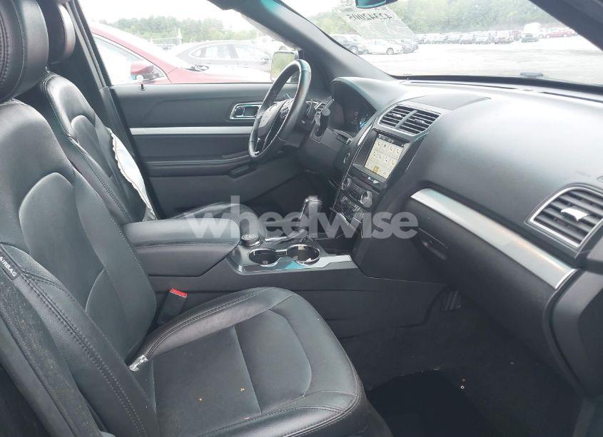 Photo 5 of 2017 Ford Explorer XLT (VIN 1FM5K8D84HGA72736)