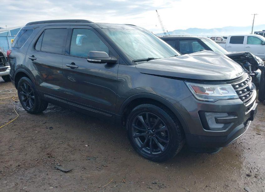 2017 Ford Explorer XLT (VIN 1FM5K8D84HGC22442) main photo