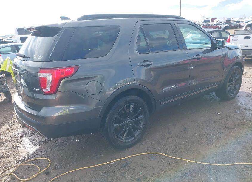 Photo 4 of 2017 Ford Explorer XLT (VIN 1FM5K8D84HGC22442)