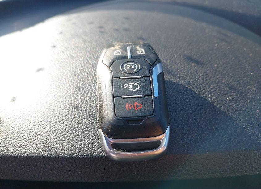 Photo 11 of 2017 Ford Explorer XLT (VIN 1FM5K8D84HGC56090)