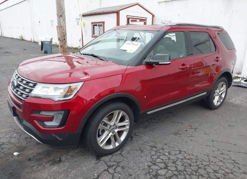 Photo 2 of 2017 Ford Explorer XLT (VIN 1FM5K8D84HGC56090)