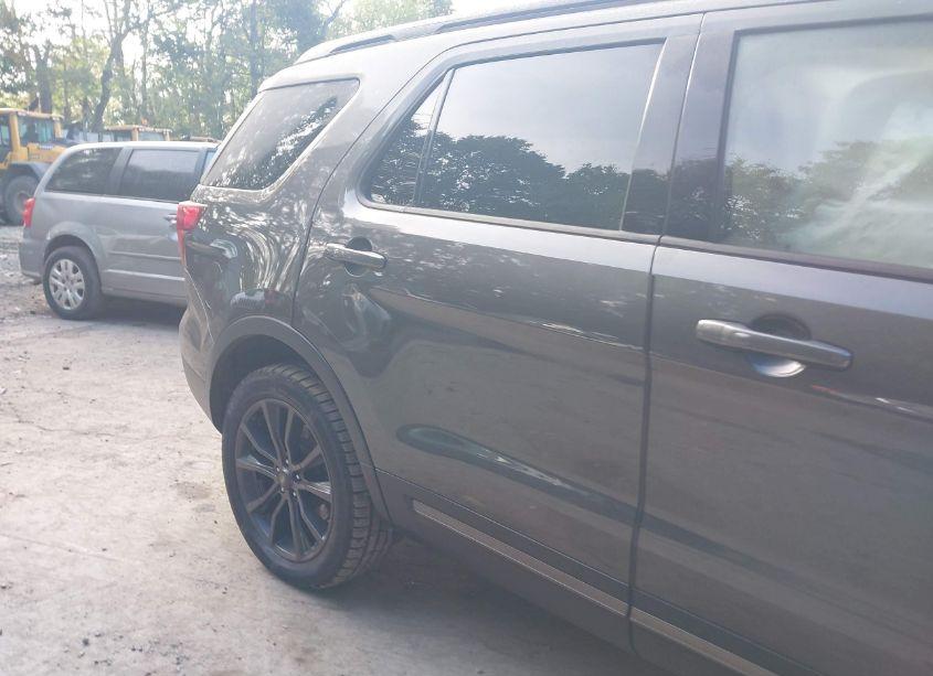 Photo 12 of 2017 Ford Explorer XLT (VIN 1FM5K8D84HGE20809)