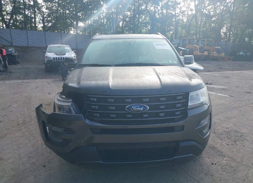 Photo 13 of 2017 Ford Explorer XLT (VIN 1FM5K8D84HGE20809)