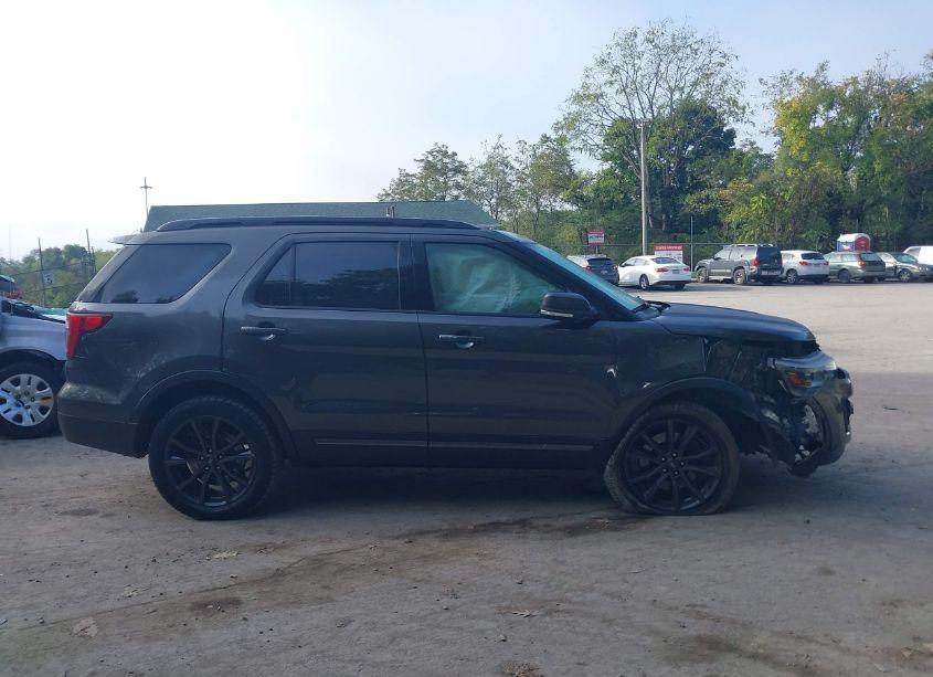 Photo 14 of 2017 Ford Explorer XLT (VIN 1FM5K8D84HGE20809)