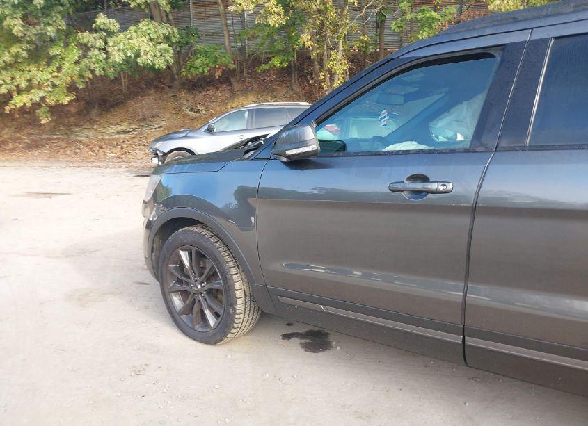 Photo 20 of 2017 Ford Explorer XLT (VIN 1FM5K8D84HGE20809)