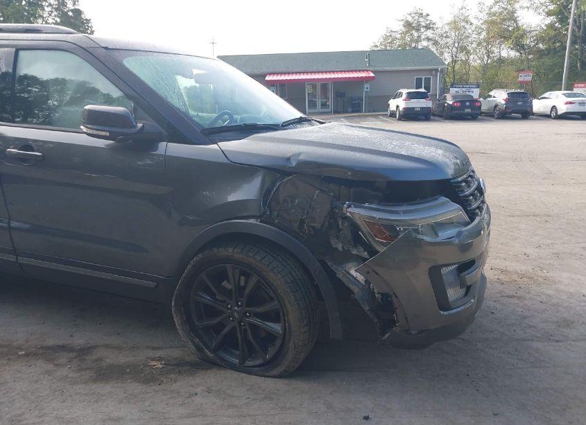 Photo 6 of 2017 Ford Explorer XLT (VIN 1FM5K8D84HGE20809)