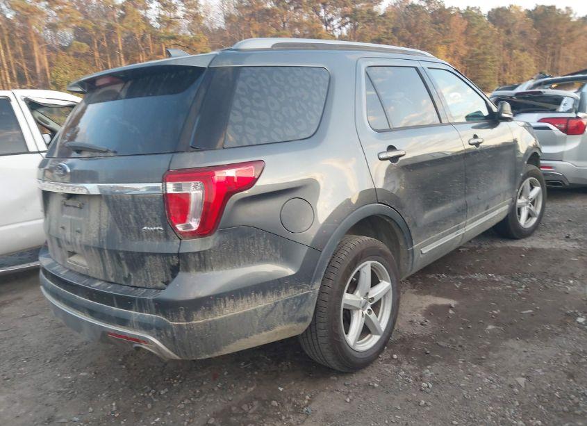 Photo 4 of 2017 Ford Explorer XLT (VIN 1FM5K8D84HGE21121)