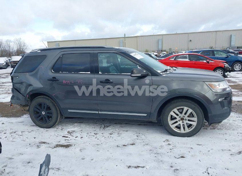 Photo 13 of 2018 Ford Explorer XLT (VIN 1FM5K8D84JGA13224)