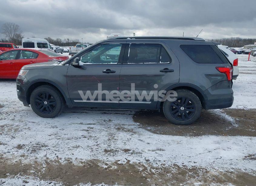 Photo 14 of 2018 Ford Explorer XLT (VIN 1FM5K8D84JGA13224)