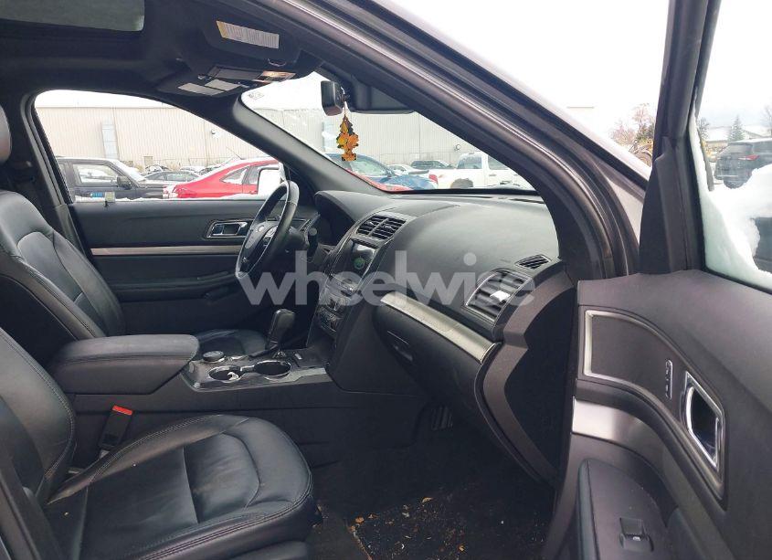 Photo 5 of 2018 Ford Explorer XLT (VIN 1FM5K8D84JGA13224)